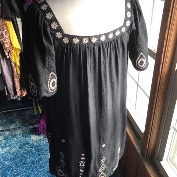 BCBG Boho Embroidered Dress! 🖤 - Picture 6 of 7